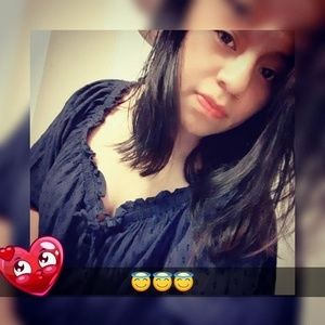 Meet your Posher, Adela